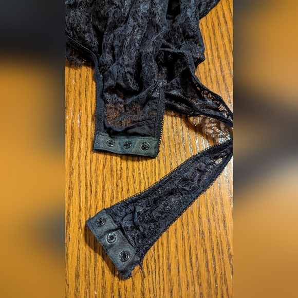 Frederick of Hollywood bodysuit off the shoulder - Black Lace. - Picture 3 of 3